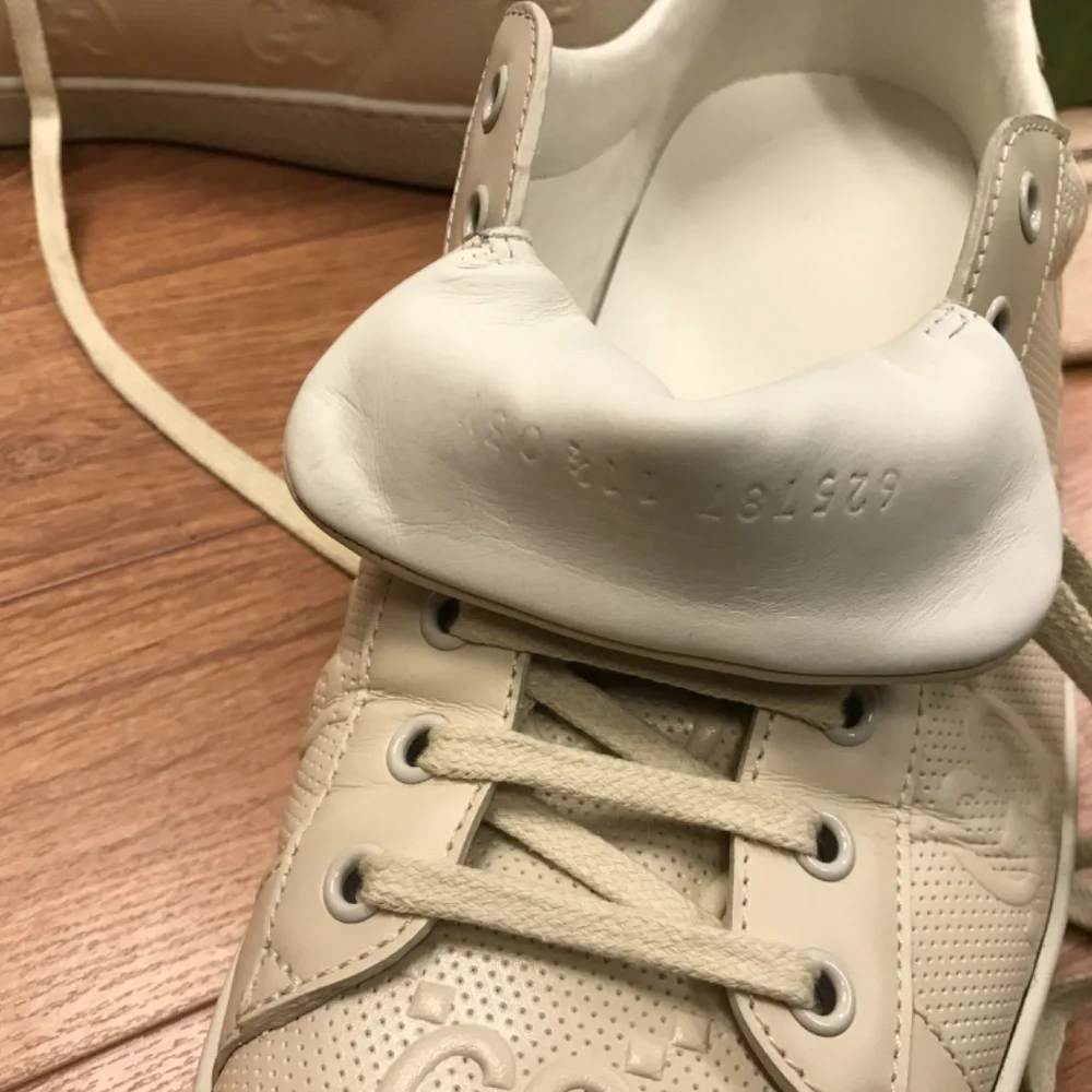 Authentic Gucci Ace Supreme Sneakers Size 11.5 off white / cream white